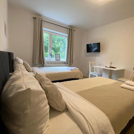 Zentrale 3-Zimmer Wohnung Mit Balkon - Perfekt Fuer Monteure Und Familien Neumünster Dış mekan fotoğraf