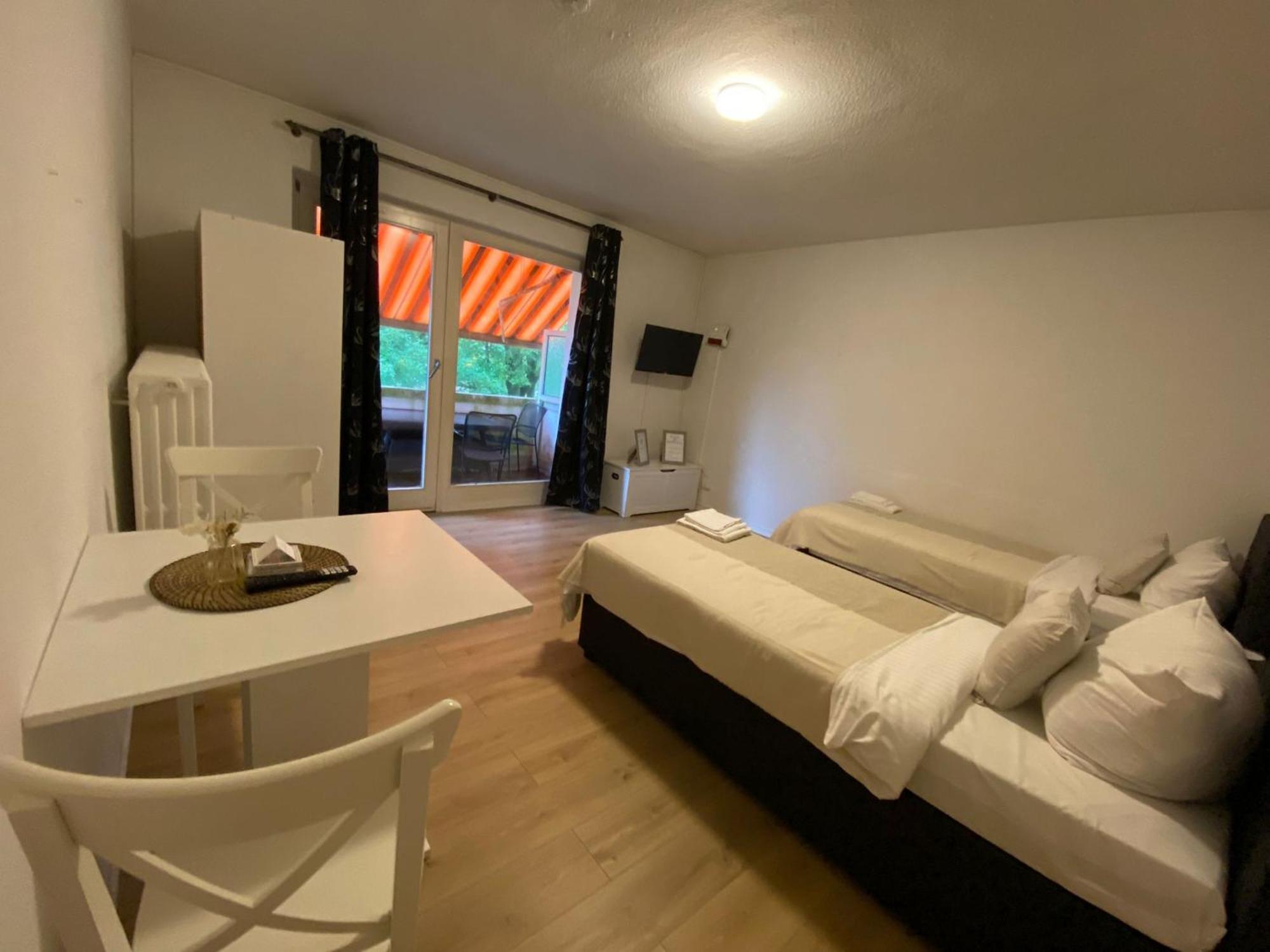 Zentrale 3-Zimmer Wohnung Mit Balkon - Perfekt Fuer Monteure Und Familien Neumünster Dış mekan fotoğraf