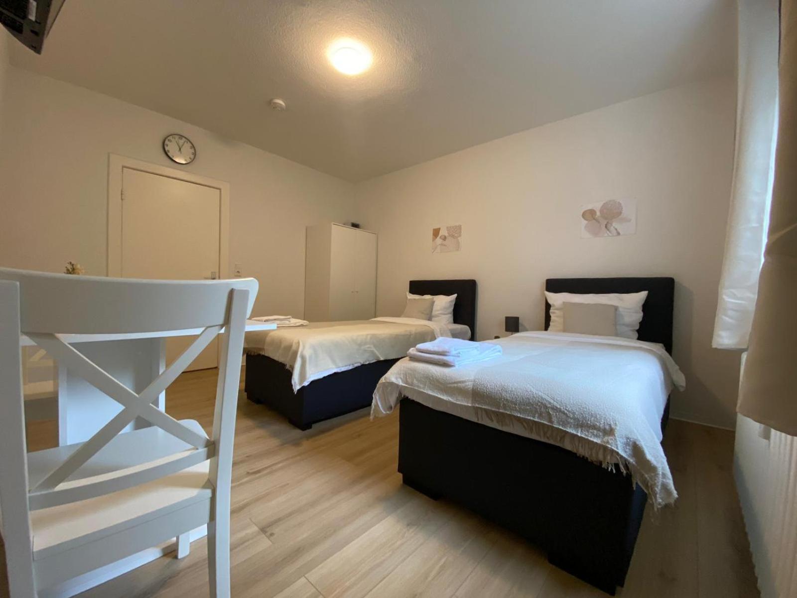 Zentrale 3-Zimmer Wohnung Mit Balkon - Perfekt Fuer Monteure Und Familien Neumünster Dış mekan fotoğraf