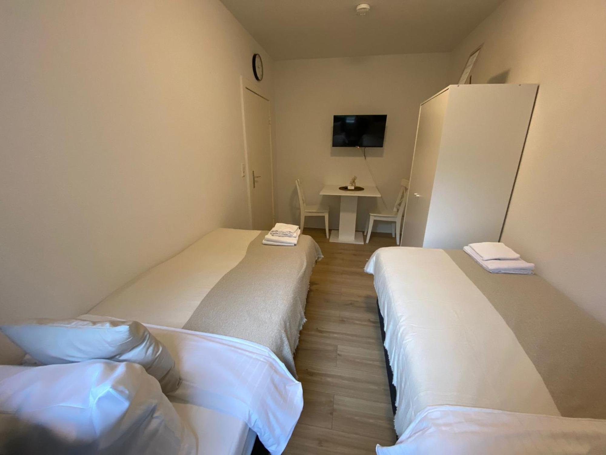 Zentrale 3-Zimmer Wohnung Mit Balkon - Perfekt Fuer Monteure Und Familien Neumünster Dış mekan fotoğraf